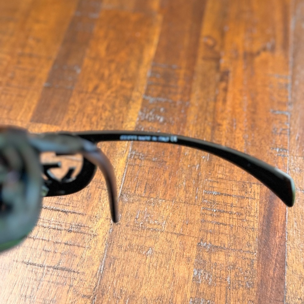 GUCCI Black Sunglass - Picture 8 of 9